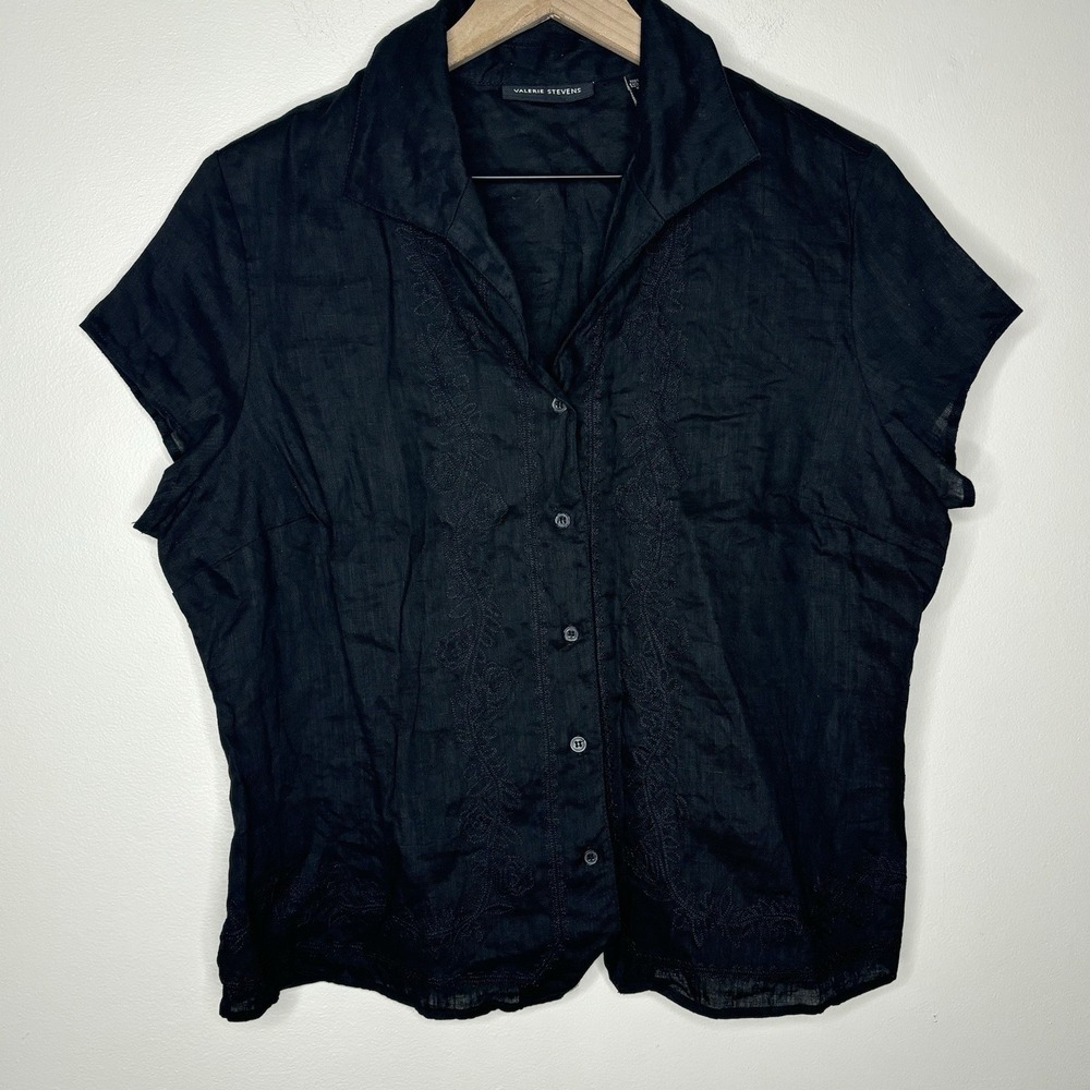 Valerie Stevens Black Short-Sleeve Button-Down Blouse